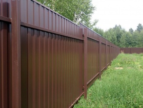 Забор из профнастила с забивными столбами 75 метров фото в Лесном Городке