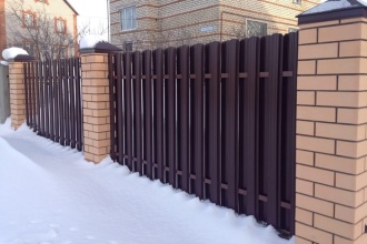 Забор из евроштакетника в шахматном порядке 30 метров фото в Лесном Городке