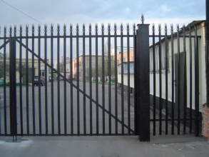 Сварные заборы с бетонированием столбов 12 метров фото в Лесном Городке