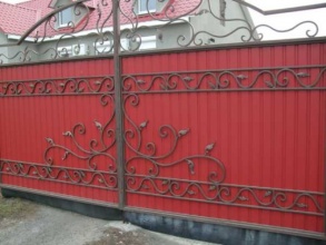 Кованые заборы с профнастилом 150 метров фото в Лесном Городке