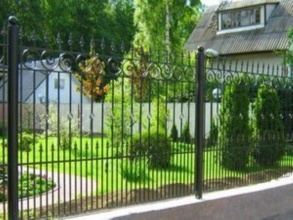 Кованые заборы на ленточном фундаменте 80 метров фото в Лесном Городке
